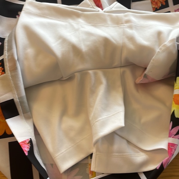 Golf Skirt / Skort - Picture 8 of 8